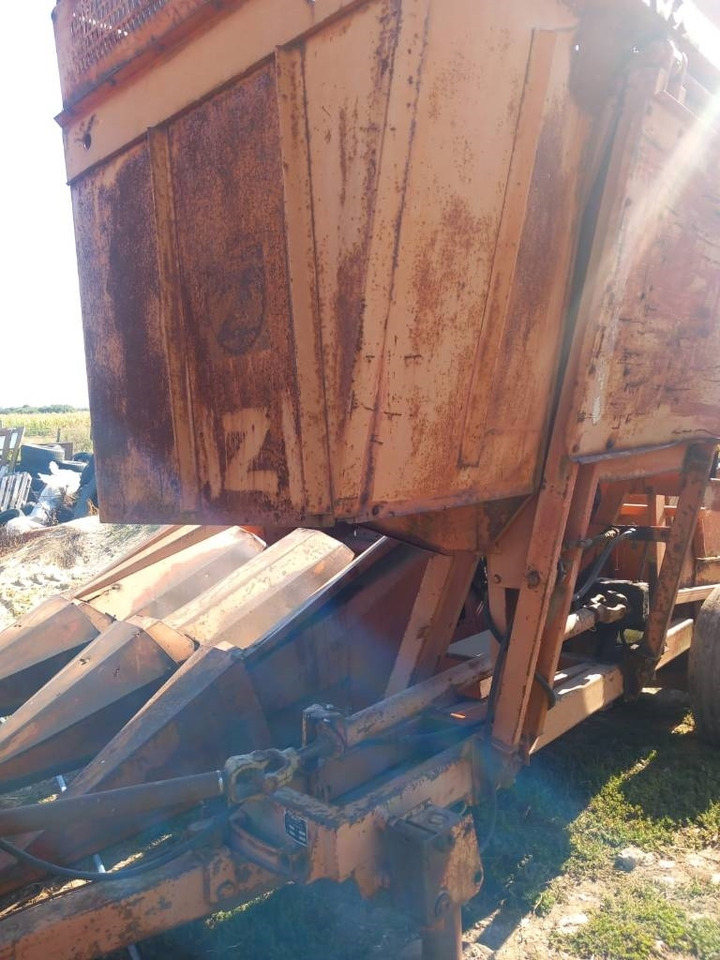 ZMAI 222 - Matériel de récolte: photos 3 ZMAI 222 - Matériel de récolte: photos 3