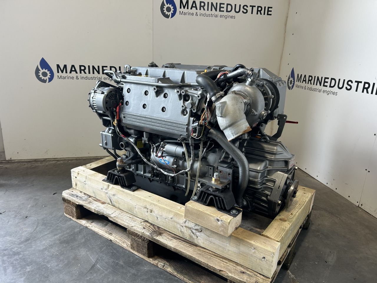 Yanmar 4LH-DTE - Moteur pour Autre matériel: photos 3 Yanmar 4LH-DTE - Moteur pour Autre matériel: photos 3