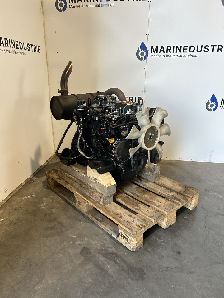 Yanmar 4TNV98 - Moteur pour Engins de chantier: photos 1 Yanmar 4TNV98 - Moteur pour Engins de chantier: photos 1