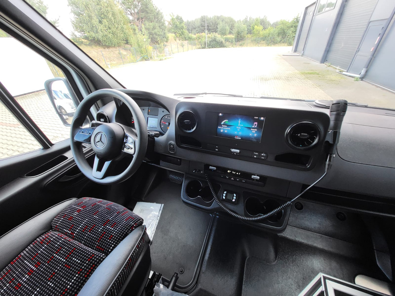 Bus interurbain neuf MERCEDES-BENZ Sprinter 517 CDI 24 places+ 3 standing NEW: photos 9
