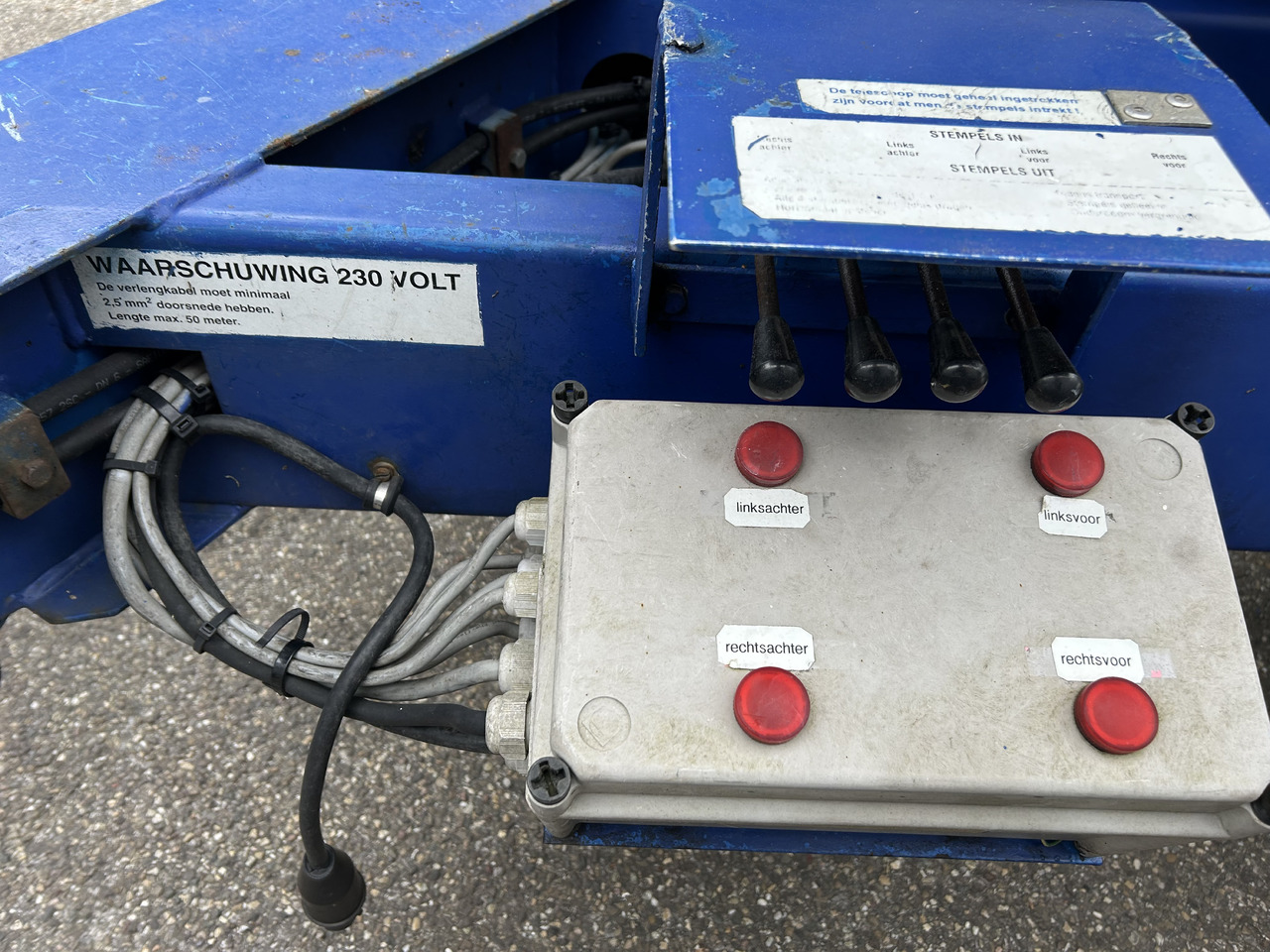 Custers R20EHS R20 2005 trailer mounted platform R20 - Nacelle sur remorque: photos 4 Custers R20EHS R20 2005 trailer mounted platform R20 - Nacelle sur remorque: photos 4