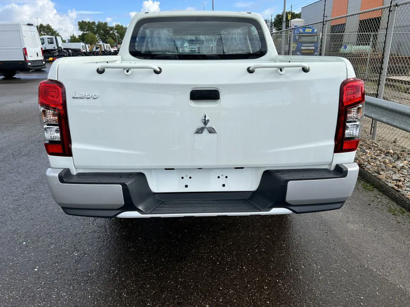 Mitsubishi L200 4x4 - 8 UNITS in WHITE 2.5 D GL Double Cab - EURO 2 - NEW!! Ready for work!!!** - Pick-up, Utilitaire double cabine: photos 3 Mitsubishi L200 4x4 - 8 UNITS in WHITE 2.5 D GL Double Cab - EURO 2 - NEW!! Ready for work!!!** - Pick-up, Utilitaire double cabine: photos 3