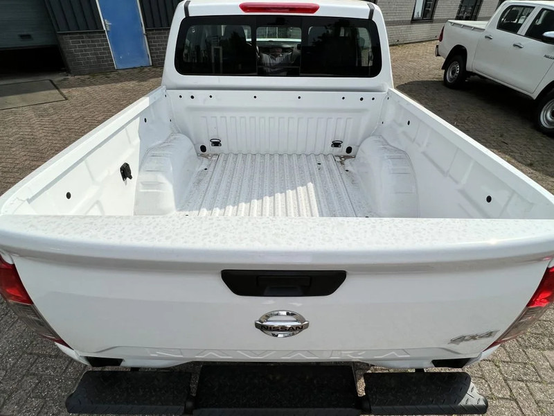 Nissan Navara 4x4 - 22 UNITS - 2.5 D Double Cab - XE - EURO 2 - NEW!! READY FOR WORK!!! - Pick-up, Utilitaire double cabine: photos 4 Nissan Navara 4x4 - 22 UNITS - 2.5 D Double Cab - XE - EURO 2 - NEW!! READY FOR WORK!!! - Pick-up, Utilitaire double cabine: photos 4