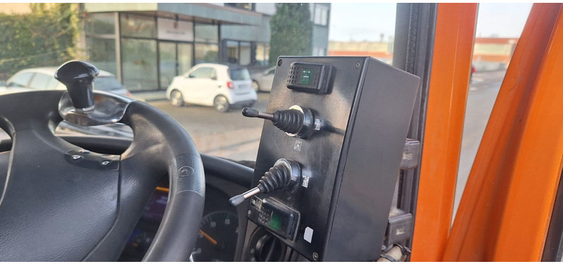 Mercedes-Benz Atego 1524 2 6-Zyl. 4x2 - Balayeuse de voirie: photos 5 Mercedes-Benz Atego 1524 2 6-Zyl. 4x2 - Balayeuse de voirie: photos 5