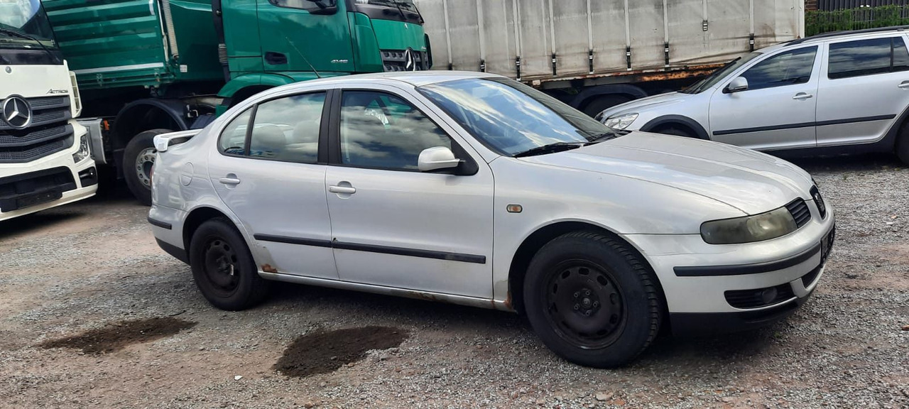 Seat Toledo Signo 1,8 20V Autom. - Berline: photos 1 Seat Toledo Signo 1,8 20V Autom. - Berline: photos 1