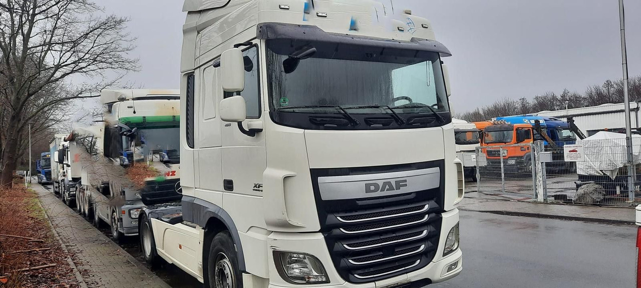 DAF XF106-460FT SZM Spoiler - Tracteur routier: photos 1 DAF XF106-460FT SZM Spoiler - Tracteur routier: photos 1