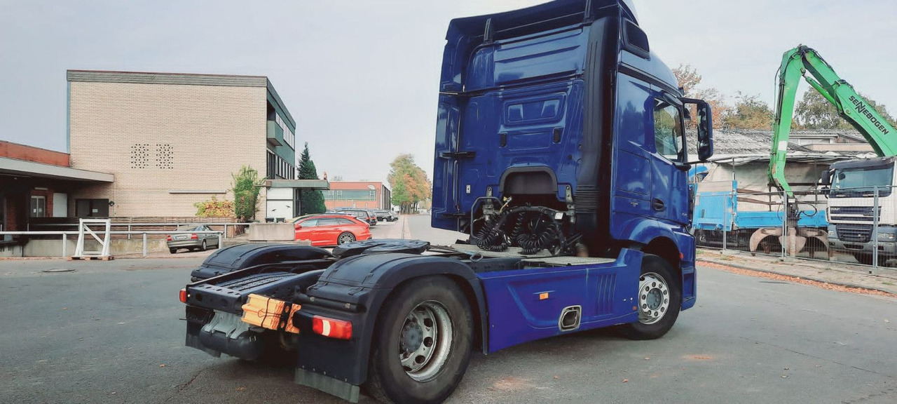 Mercedes-Benz Actros 1845 LS Vollspoiler - Tracteur routier: photos 5 Mercedes-Benz Actros 1845 LS Vollspoiler - Tracteur routier: photos 5