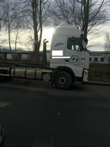 Volvo FH12-420 G.Haus 2xBett Klima Schaltgetriebe Reta - Camion ampliroll: photos 5 Volvo FH12-420 G.Haus 2xBett Klima Schaltgetriebe Reta - Camion ampliroll: photos 5