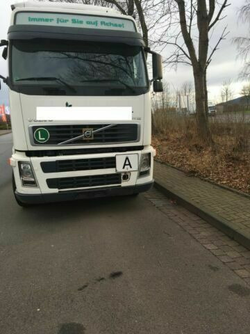 Volvo FH12-420 G.Haus 2xBett Klima Schaltgetriebe Reta - Camion ampliroll: photos 3 Volvo FH12-420 G.Haus 2xBett Klima Schaltgetriebe Reta - Camion ampliroll: photos 3