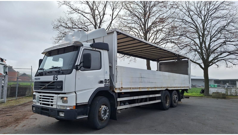 Volvo FM7 6x2 Koffer 3x vorhanden - Camion plateau: photos 1 Volvo FM7 6x2 Koffer 3x vorhanden - Camion plateau: photos 1