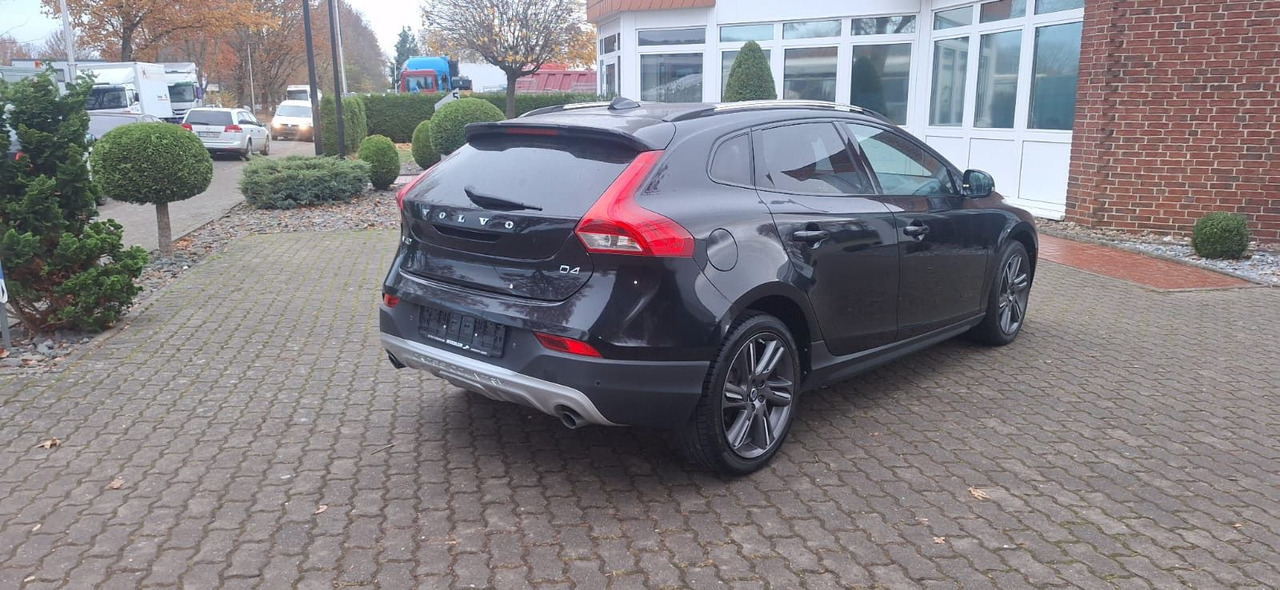 Volvo V40 Cross Country You! - SUV: photos 4 Volvo V40 Cross Country You! - SUV: photos 4