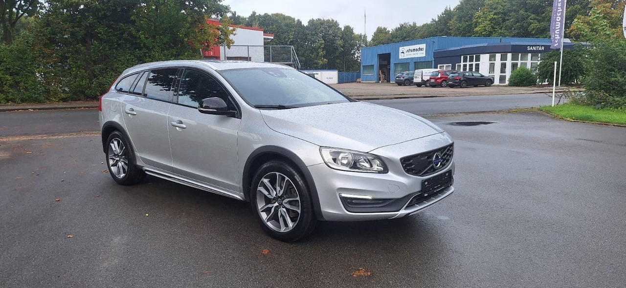 Volvo V60 Cross Country Summum AWD - Voiture: photos 1 Volvo V60 Cross Country Summum AWD - Voiture: photos 1