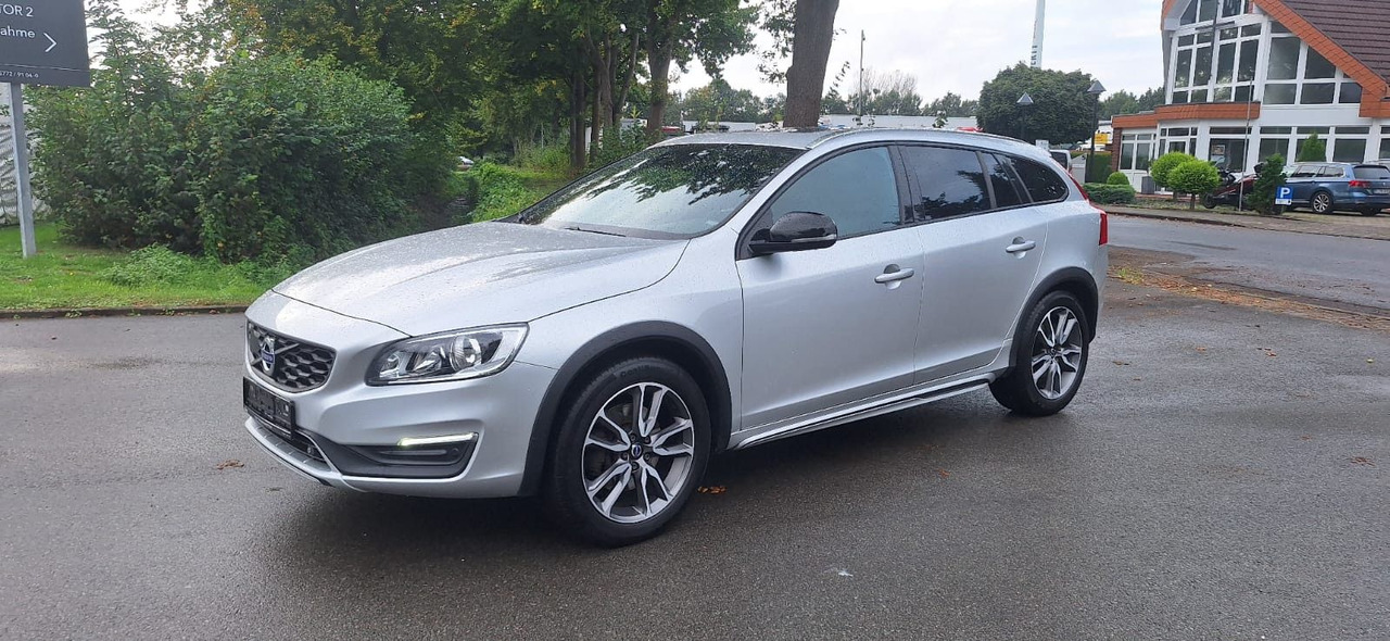 Volvo V60 Cross Country Summum AWD - Voiture: photos 4 Volvo V60 Cross Country Summum AWD - Voiture: photos 4