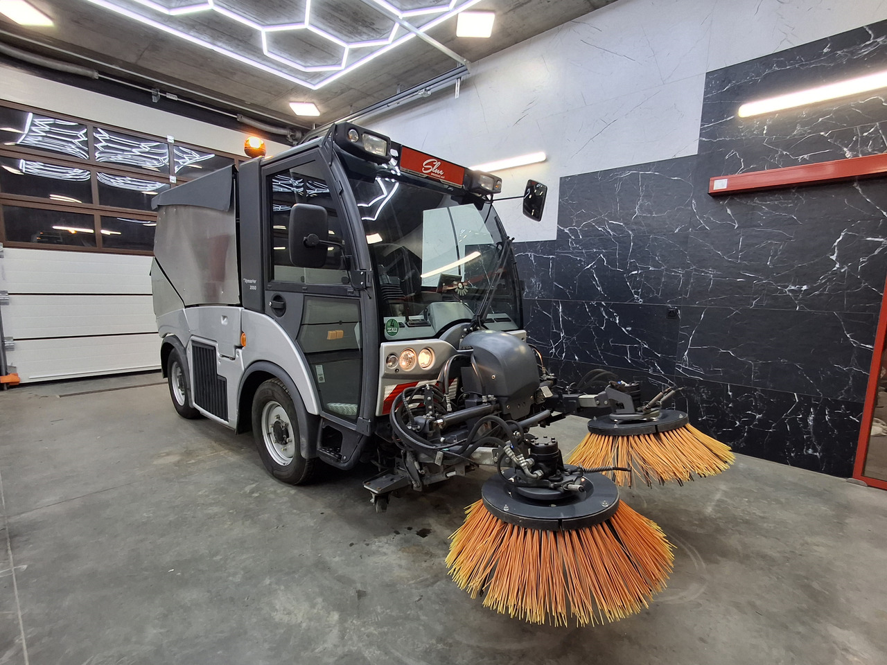 Hako Citymaster 2000 Zamiatarka Kehrmaschine PM10 2016r - Balayeuse de voirie: photos 1 Hako Citymaster 2000 Zamiatarka Kehrmaschine PM10 2016r - Balayeuse de voirie: photos 1