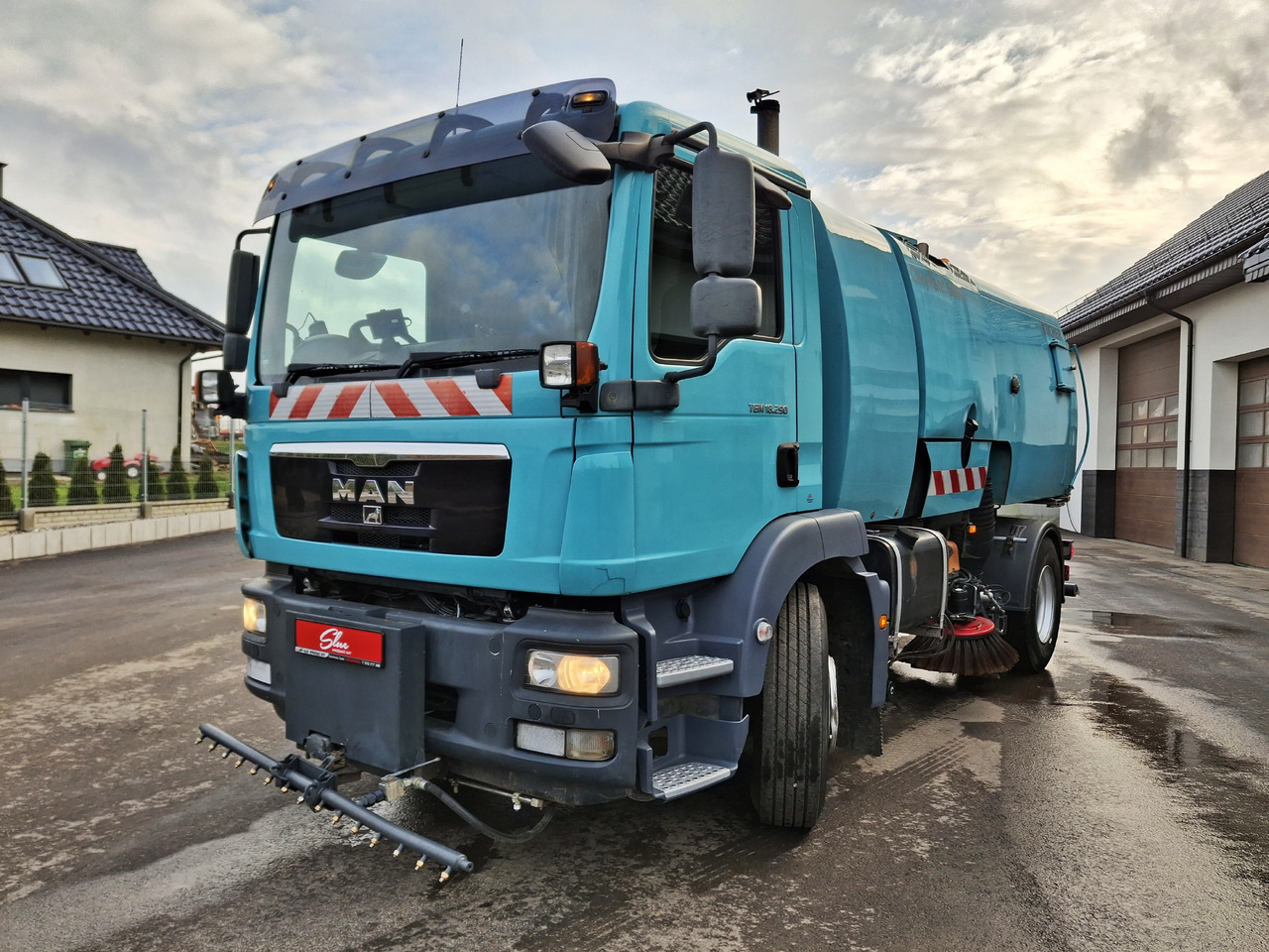 MAN 18.290 Zamiatarka Kehrmaschine BUCHER PM10 L/R Karcher - Balayeuse de voirie: photos 2 MAN 18.290 Zamiatarka Kehrmaschine BUCHER PM10 L/R Karcher - Balayeuse de voirie: photos 2