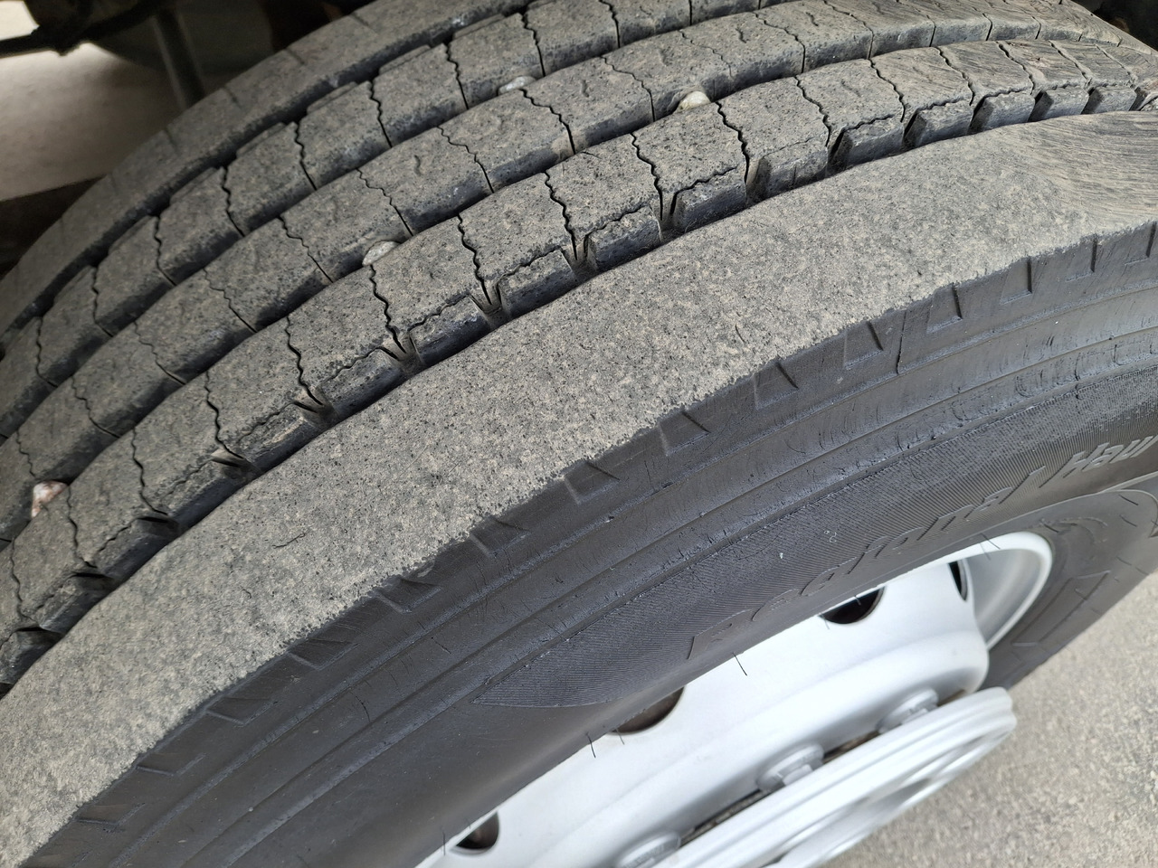 Balayeuse de voirie MERCEDES-BENZ Axor 1823 Zamiatarka Kehrmaschine BUCHER 2 Motoren Szczotki L/R Sweeper: photos 13 Balayeuse de voirie MERCEDES-BENZ Axor 1823 Zamiatarka Kehrmaschine BUCHER 2 Motoren Szczotki L/R Sweeper: photos 13