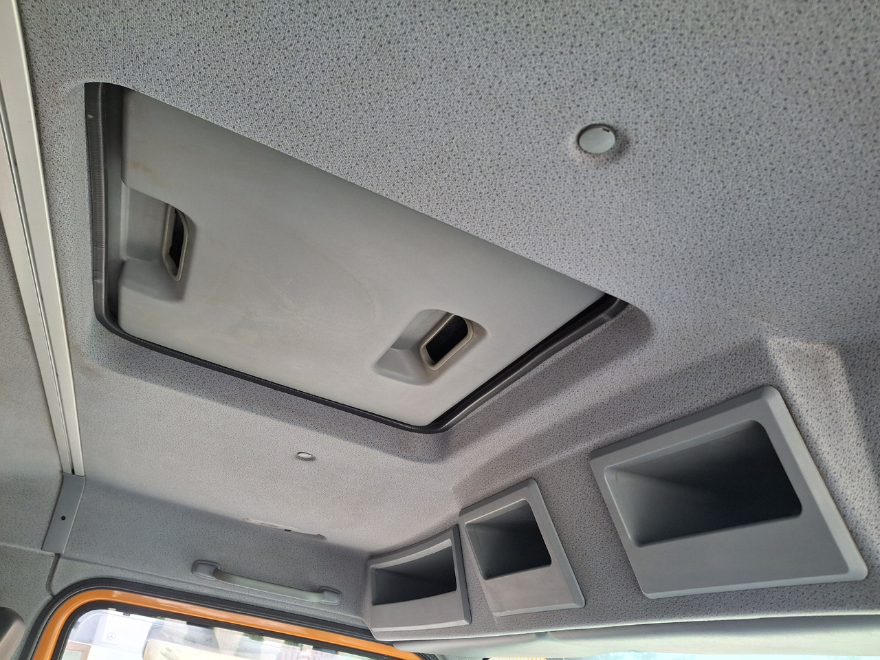 Balayeuse de voirie MERCEDES-BENZ Axor 1823 Zamiatarka Kehrmaschine BUCHER 2 Motoren Szczotki L/R Sweeper: photos 24 Balayeuse de voirie MERCEDES-BENZ Axor 1823 Zamiatarka Kehrmaschine BUCHER 2 Motoren Szczotki L/R Sweeper: photos 24