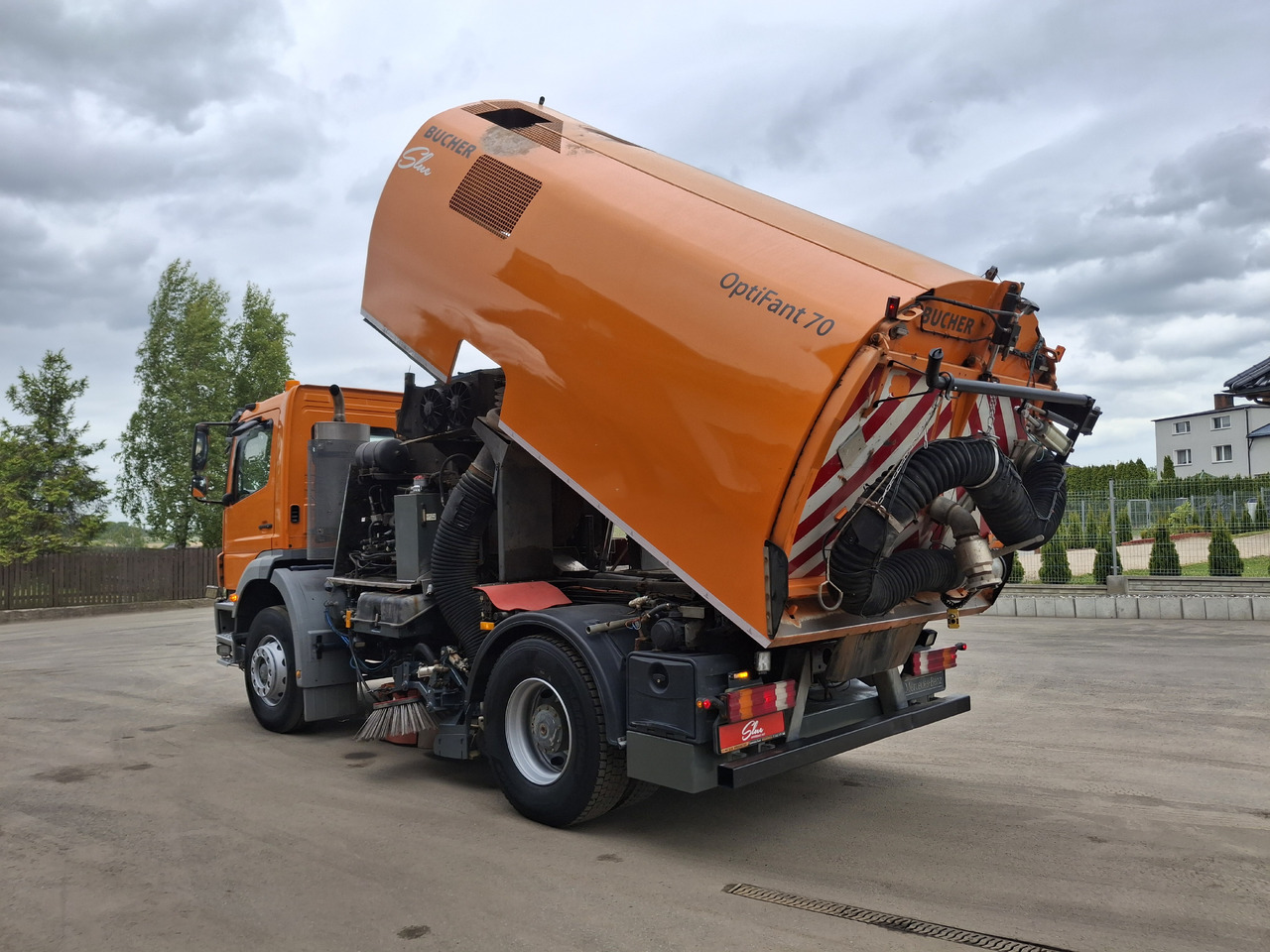 Balayeuse de voirie MERCEDES-BENZ Axor 1823 Zamiatarka Kehrmaschine BUCHER 2 Motoren Szczotki L/R Sweeper: photos 9 Balayeuse de voirie MERCEDES-BENZ Axor 1823 Zamiatarka Kehrmaschine BUCHER 2 Motoren Szczotki L/R Sweeper: photos 9