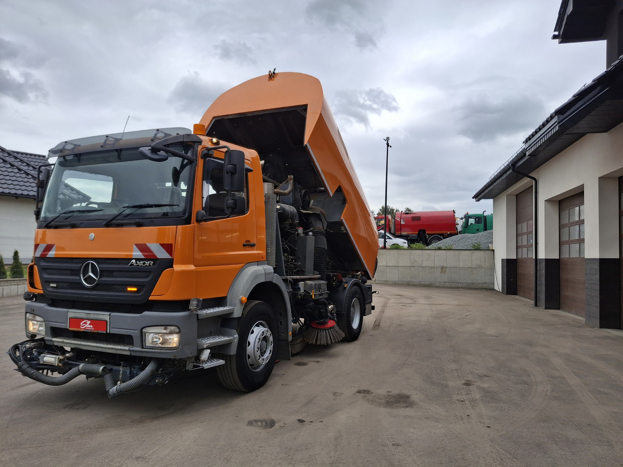 Balayeuse de voirie MERCEDES-BENZ Axor 1823 Zamiatarka Kehrmaschine BUCHER 2 Motoren Szczotki L/R Sweeper: photos 8 Balayeuse de voirie MERCEDES-BENZ Axor 1823 Zamiatarka Kehrmaschine BUCHER 2 Motoren Szczotki L/R Sweeper: photos 8