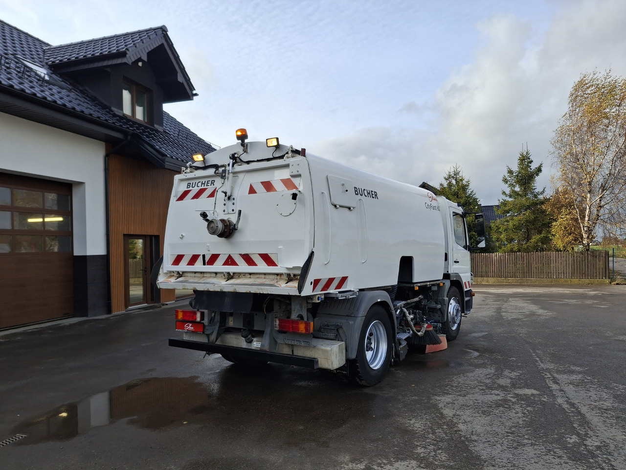 Mercedes-Benz Atego 1524 Zamiatarka Kehrmaschine BUCHER 2 Motoren Sweeper - Balayeuse de voirie: photos 4 Mercedes-Benz Atego 1524 Zamiatarka Kehrmaschine BUCHER 2 Motoren Sweeper - Balayeuse de voirie: photos 4