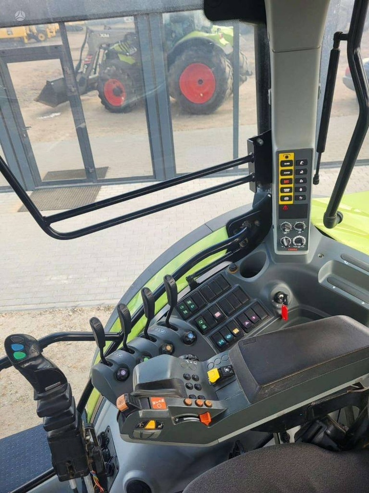 Tracteur agricole Claas Claas Arion 530: photos 11