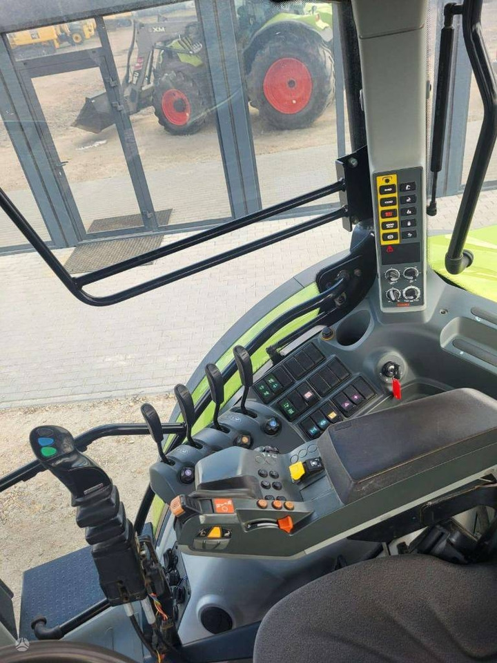Tracteur agricole Claas Claas Arion 530: photos 9