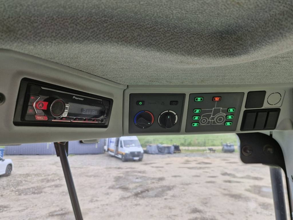 Tracteur agricole Claas Claas Arion 530: photos 18