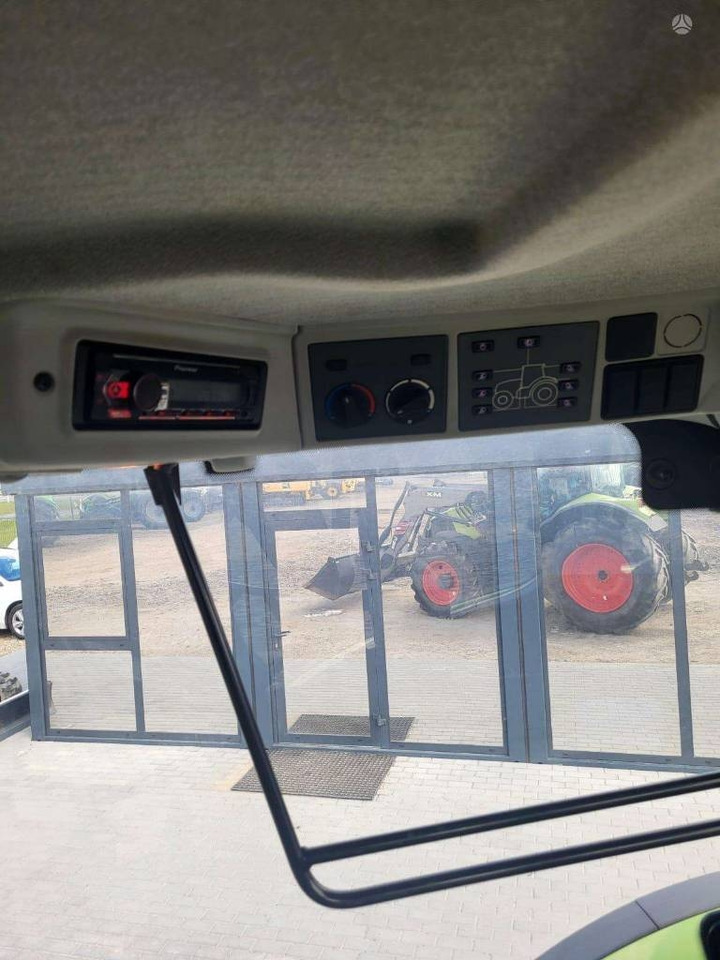 Tracteur agricole Claas Claas Arion 530: photos 12