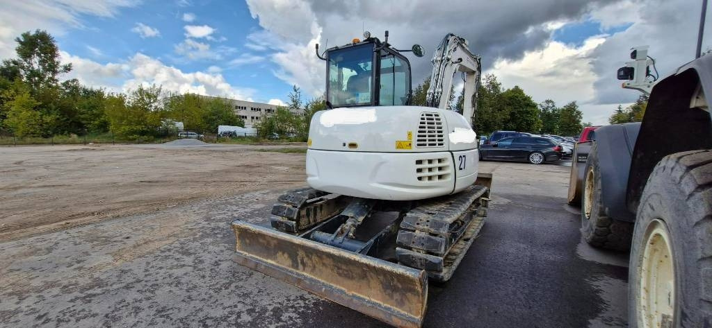 Komatsu PC 80 MR-5E0 - Mini pelle: photos 3 Komatsu PC 80 MR-5E0 - Mini pelle: photos 3