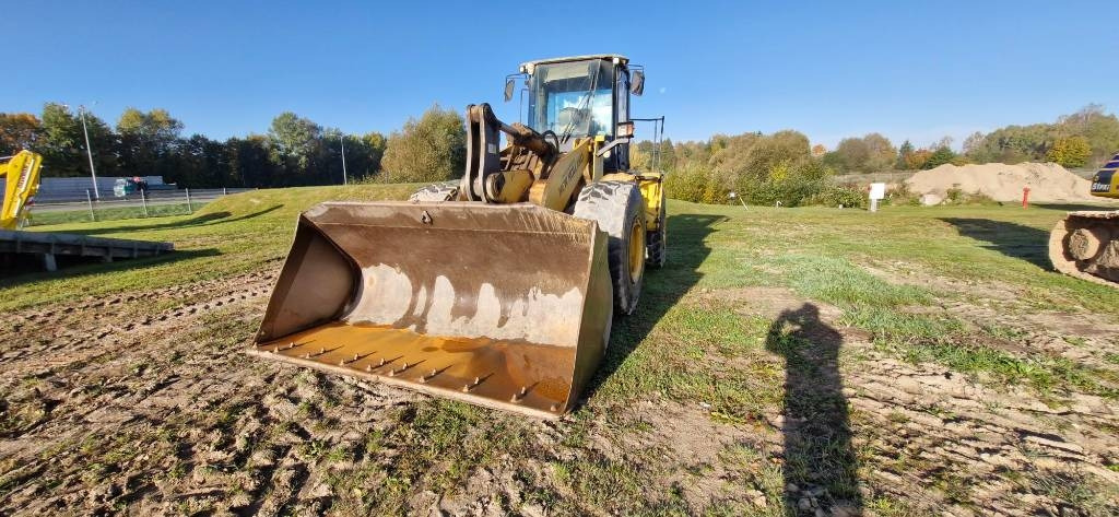 New Holland W 190 B - Chargeuse sur pneus: photos 1 New Holland W 190 B - Chargeuse sur pneus: photos 1