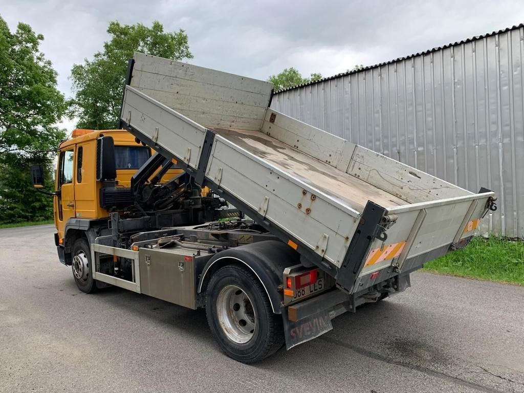 Volvo FL615 + HIAB 027-2 - Camion benne: photos 2 Volvo FL615 + HIAB 027-2 - Camion benne: photos 2
