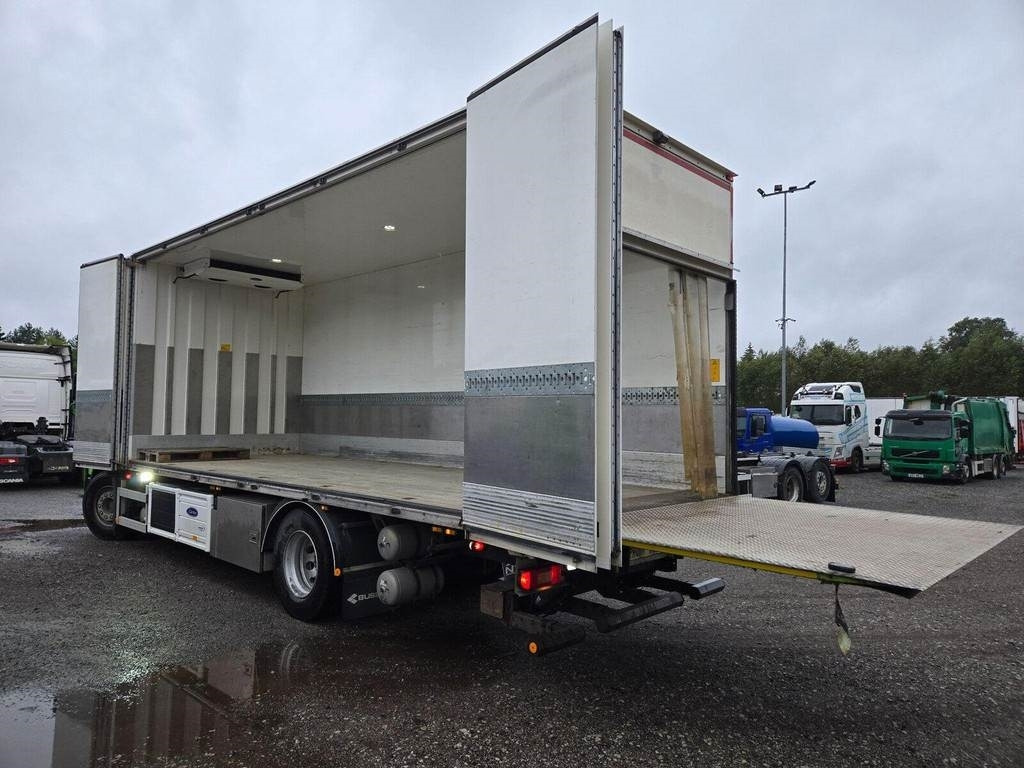 Volvo FM370 4X2 CARRIER 1150 SIDEOPENING - Camion frigorifique: photos 3 Volvo FM370 4X2 CARRIER 1150 SIDEOPENING - Camion frigorifique: photos 3