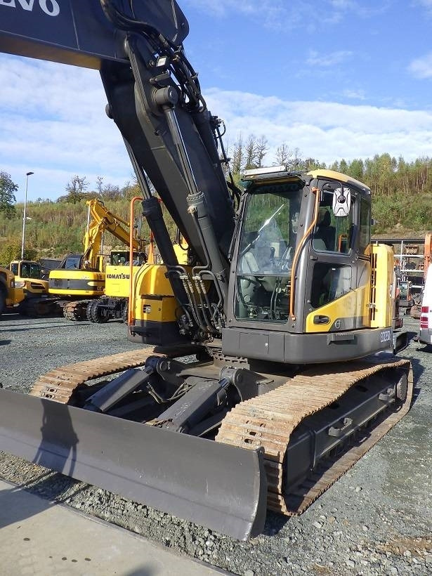 Volvo ECR 235 D - Pelle sur chenille: photos 2 Volvo ECR 235 D - Pelle sur chenille: photos 2