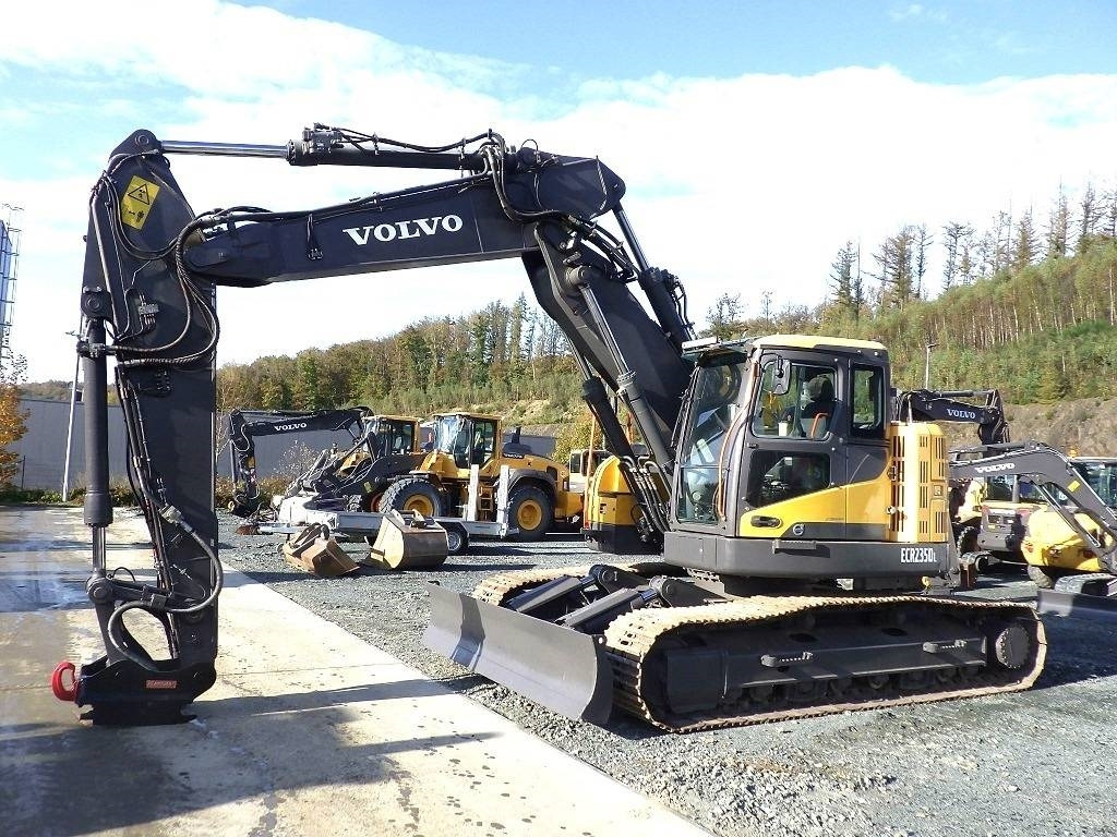 Volvo ECR 235 D - Pelle sur chenille: photos 1 Volvo ECR 235 D - Pelle sur chenille: photos 1