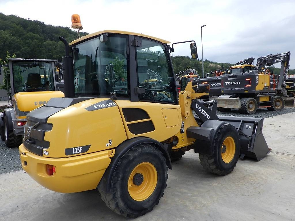 Volvo L 25 F - Chargeuse sur pneus: photos 4 Volvo L 25 F - Chargeuse sur pneus: photos 4