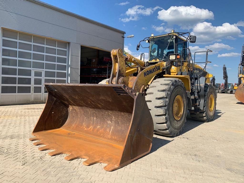 Komatsu WA 500-7 - Chargeuse sur pneus: photos 1 Komatsu WA 500-7 - Chargeuse sur pneus: photos 1