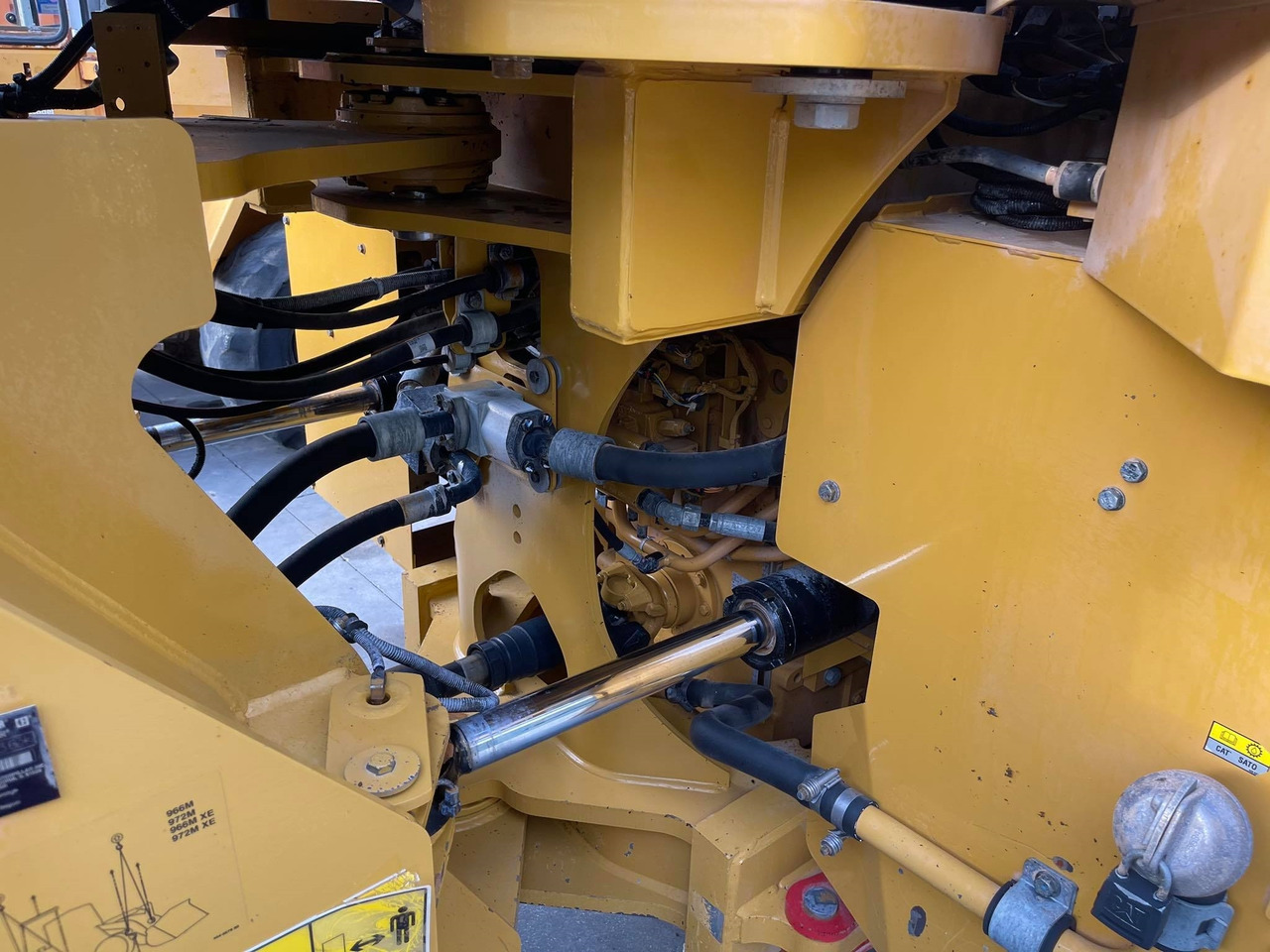 Chargeuse sur pneus CAT 966M: photos 23 Chargeuse sur pneus CAT 966M: photos 23