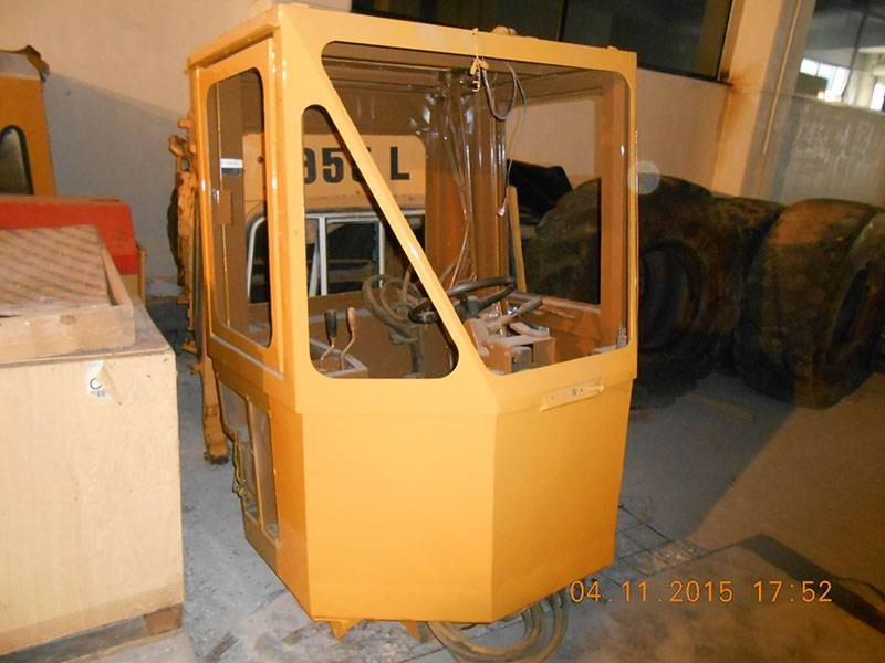 CAT ORIGINAL CAT 988B RESTORE CABIN - Cabine pour Engins de chantier: photos 1 CAT ORIGINAL CAT 988B RESTORE CABIN - Cabine pour Engins de chantier: photos 1