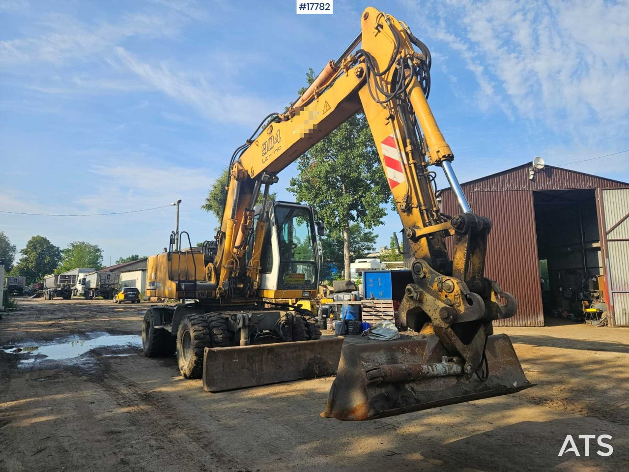 2002 Liebherr  A 904 - Pelle sur pneus: photos 1 2002 Liebherr  A 904 - Pelle sur pneus: photos 1