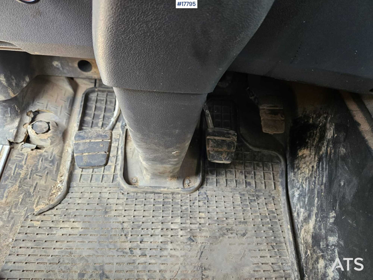 Camion plateau, Camion grue 2007 Scania P 340: photos 20