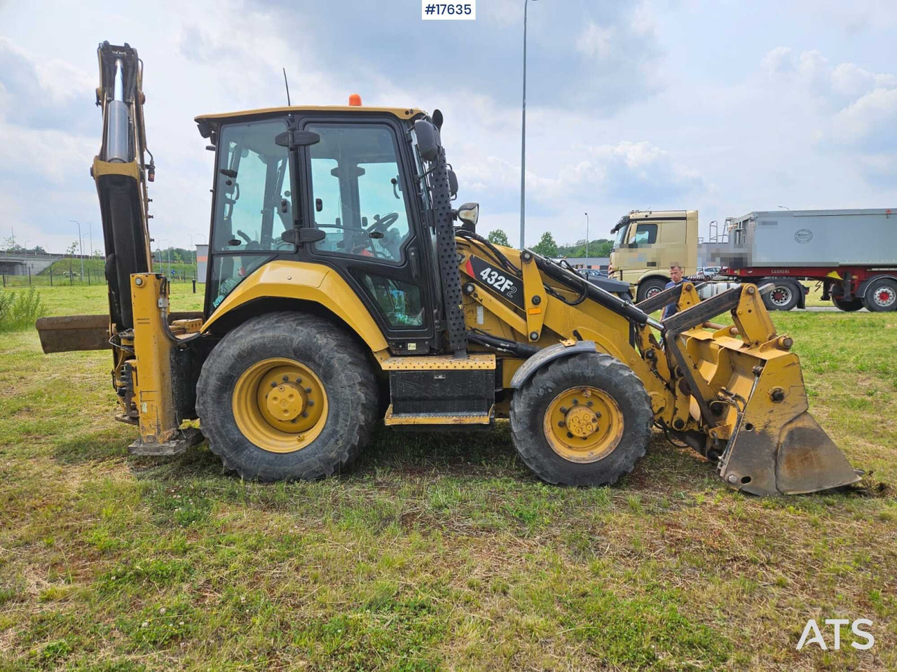 2016 Caterpillar 432F - Tractopelle: photos 3 2016 Caterpillar 432F - Tractopelle: photos 3
