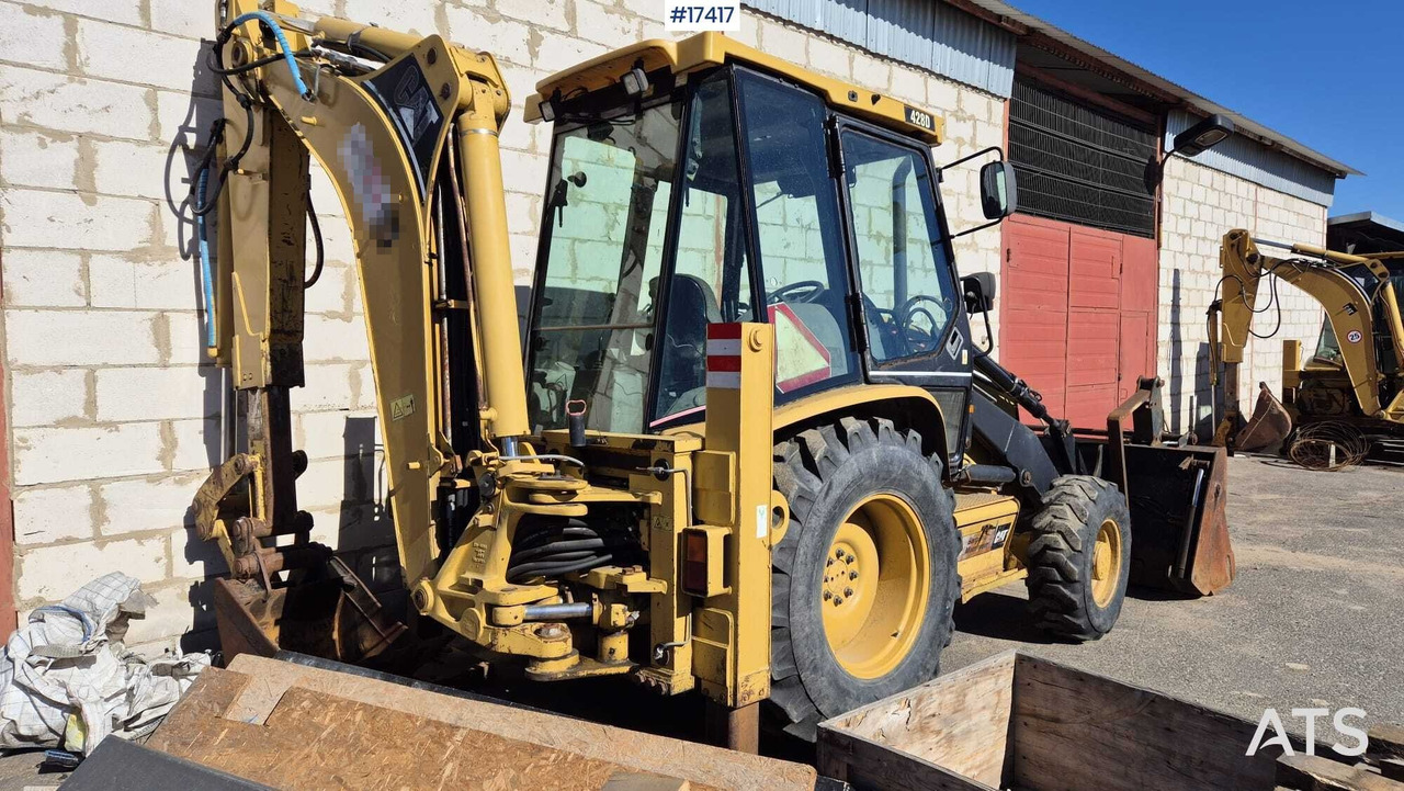 Backhoe loader CATERPILLAR 428 D 4x4 (2004) - Tractopelle: photos 5 Backhoe loader CATERPILLAR 428 D 4x4 (2004) - Tractopelle: photos 5