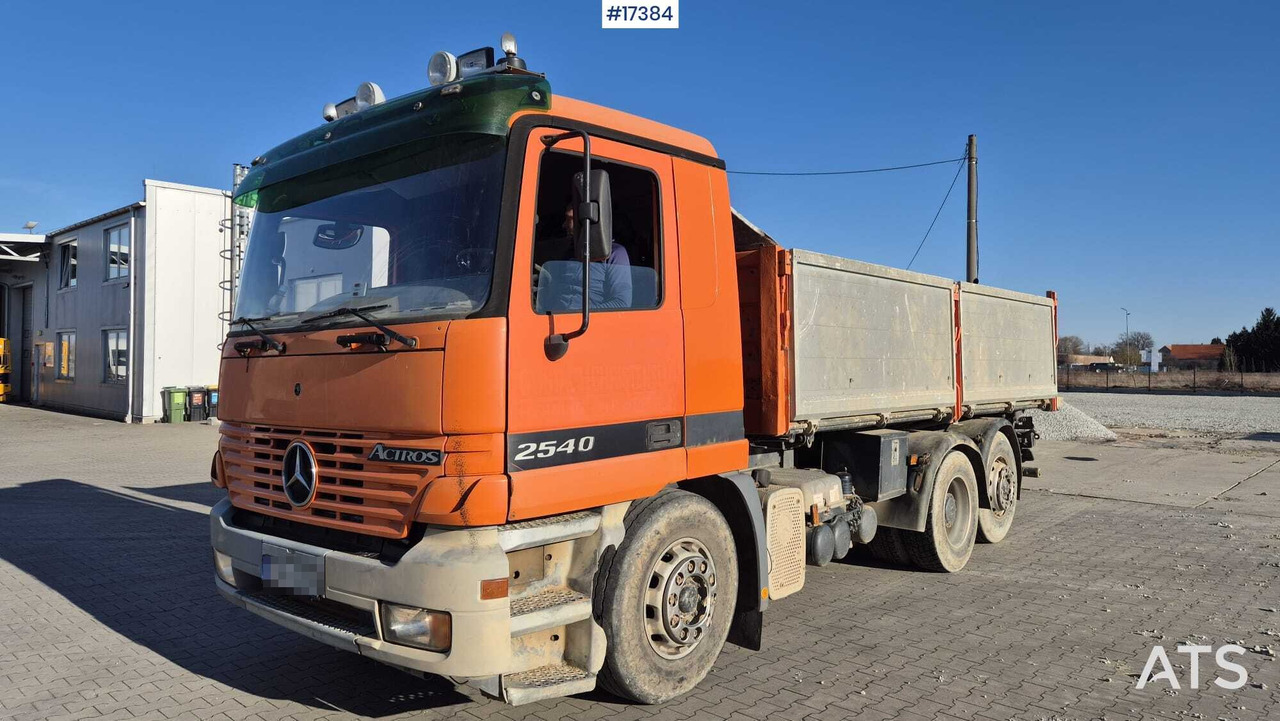 Three-axle tipper MERCEDES-BENZ ACTROS 2540 (1997) - Camion benne: photos 1 Three-axle tipper MERCEDES-BENZ ACTROS 2540 (1997) - Camion benne: photos 1