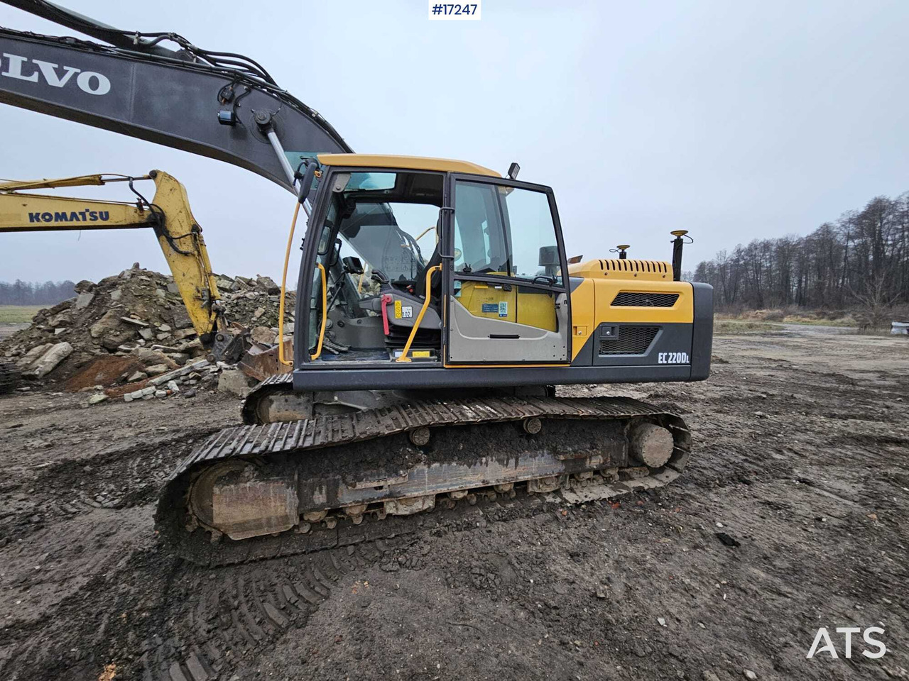 VOLVO EC 220DL Crawler Excavator (2013) Leica GPS Rototilt - Pelle sur chenille: photos 4 VOLVO EC 220DL Crawler Excavator (2013) Leica GPS Rototilt - Pelle sur chenille: photos 4