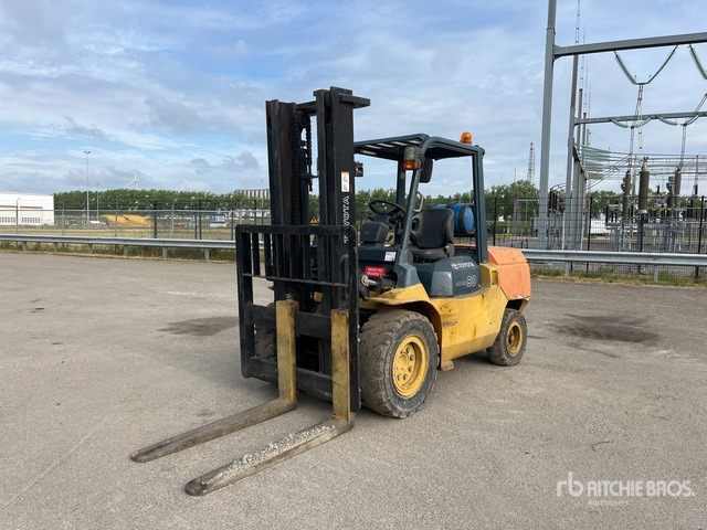 2006 Toyota 02-7FGA50 Forklift - Chariot élévateur: photos 2 2006 Toyota 02-7FGA50 Forklift - Chariot élévateur: photos 2