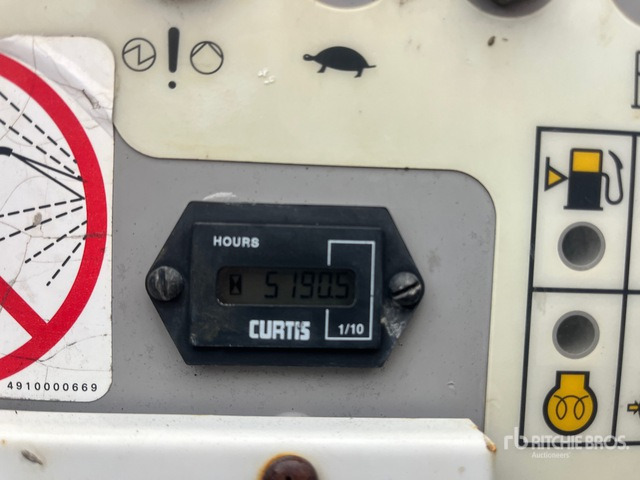 2008 Aichi SP14CJ 4WD Diesel Telescopic Boom Lift - Nacelle télescopique: photos 3 2008 Aichi SP14CJ 4WD Diesel Telescopic Boom Lift - Nacelle télescopique: photos 3