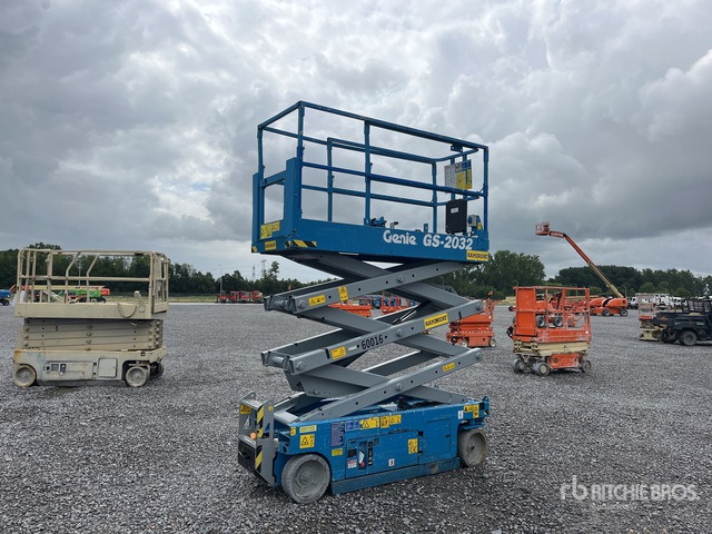 2008 Genie GS-2032 Electric Scissor Lift - Nacelle ciseaux: photos 4 2008 Genie GS-2032 Electric Scissor Lift - Nacelle ciseaux: photos 4