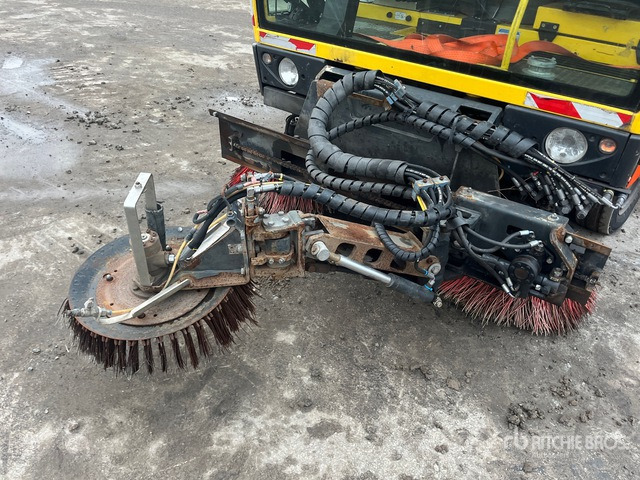 2014 Schmidt Compact 400 Sweeper Truck - Balayeuse de voirie: photos 5 2014 Schmidt Compact 400 Sweeper Truck - Balayeuse de voirie: photos 5