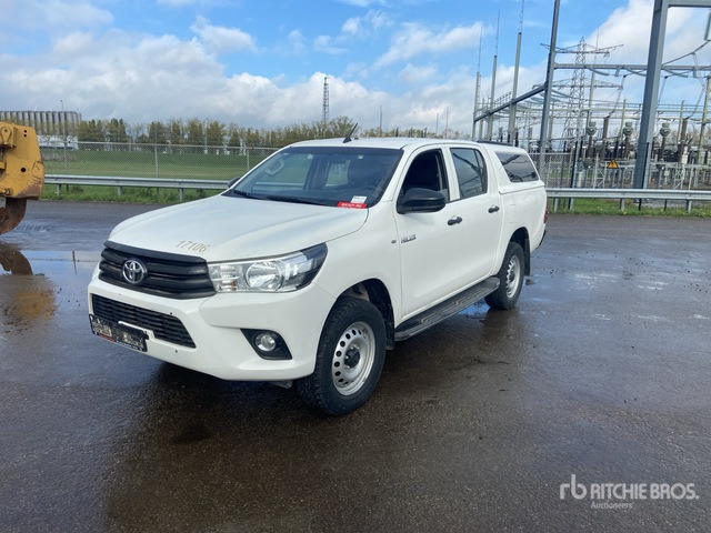 2018 Toyota Hilux 4x4 Crew Cab Pickup - Pick-up: photos 1 2018 Toyota Hilux 4x4 Crew Cab Pickup - Pick-up: photos 1