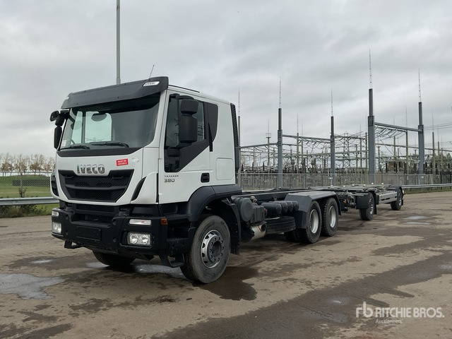 Iveco Trakker 380 T/A Sleeper Truck Tractor - Camion porte-conteneur/ Caisse mobile: photos 1 Iveco Trakker 380 T/A Sleeper Truck Tractor - Camion porte-conteneur/ Caisse mobile: photos 1